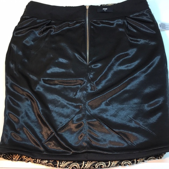 Max Black & Gold Embroidered Overlay Skirt Size XL - Picture 10 of 12